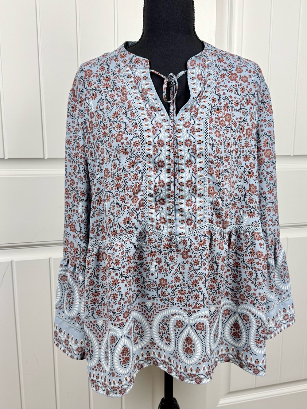 Fever Large Light Blue Floral Paisley Peasant Boho Whimsical Top